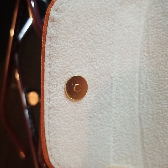 Tory Burch sunglasses with protective case and bag - Picture 4 of 14